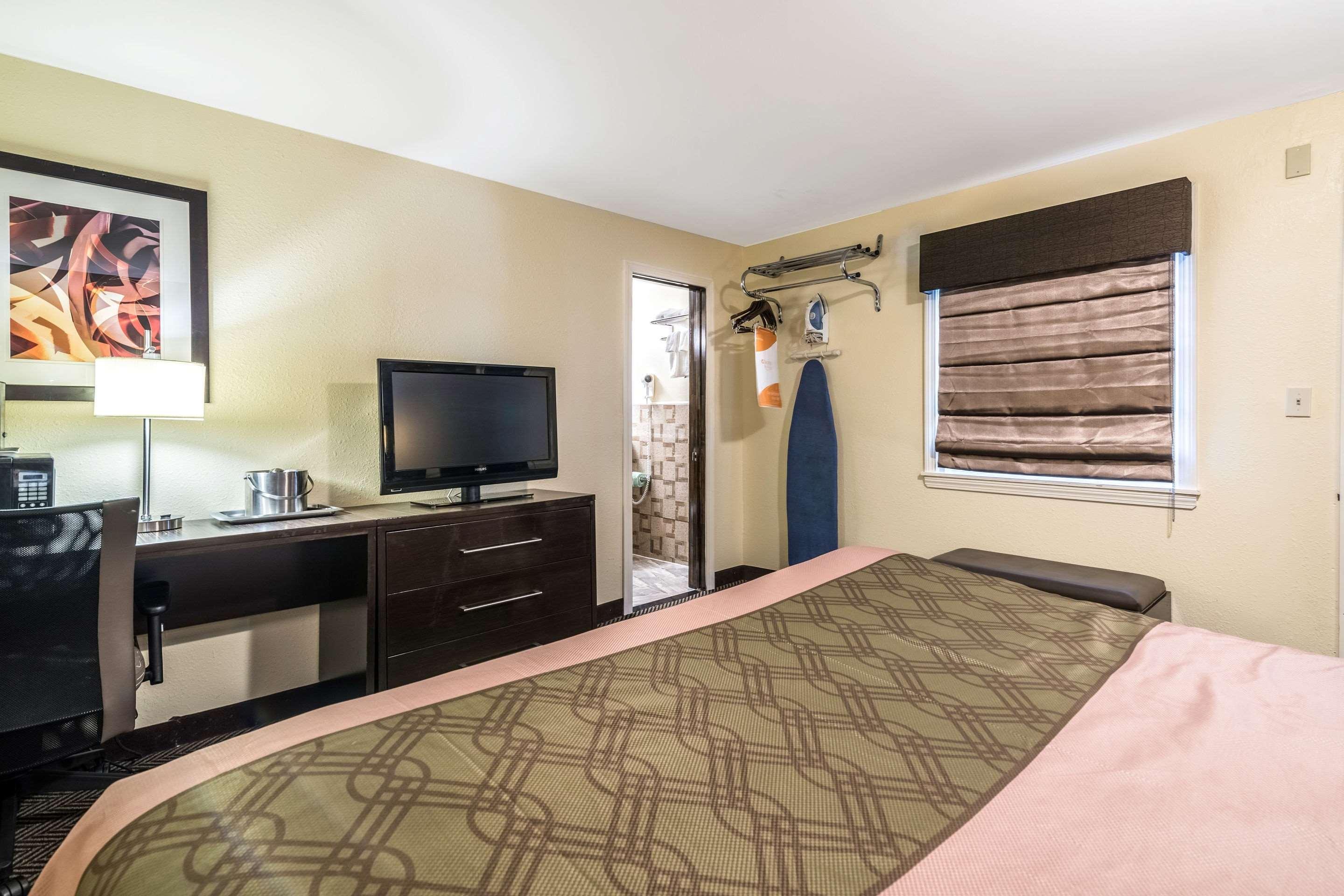 Econo Lodge Rutland City Near Hwy 7 Exteriör bild