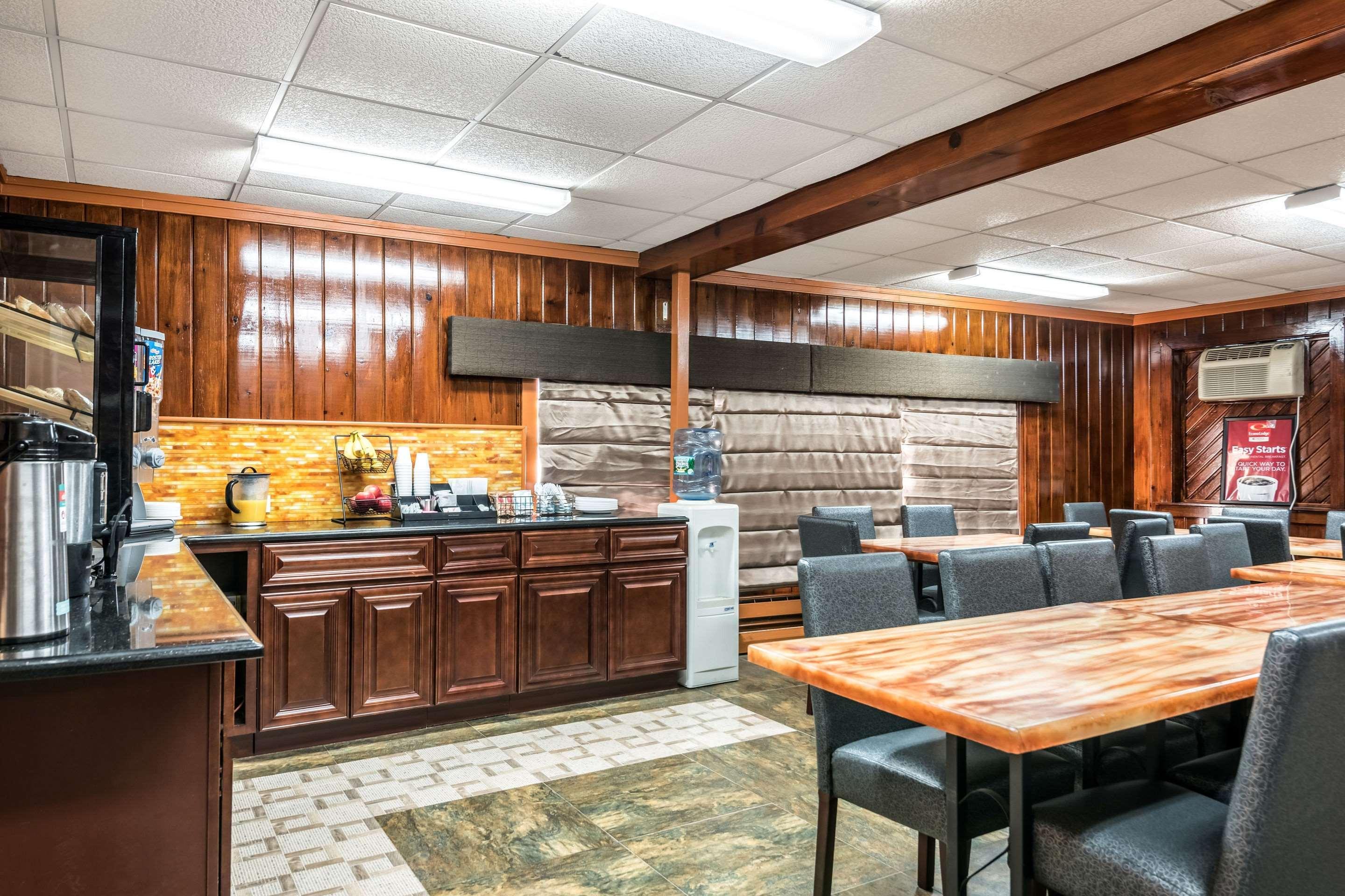 Econo Lodge Rutland City Near Hwy 7 Exteriör bild