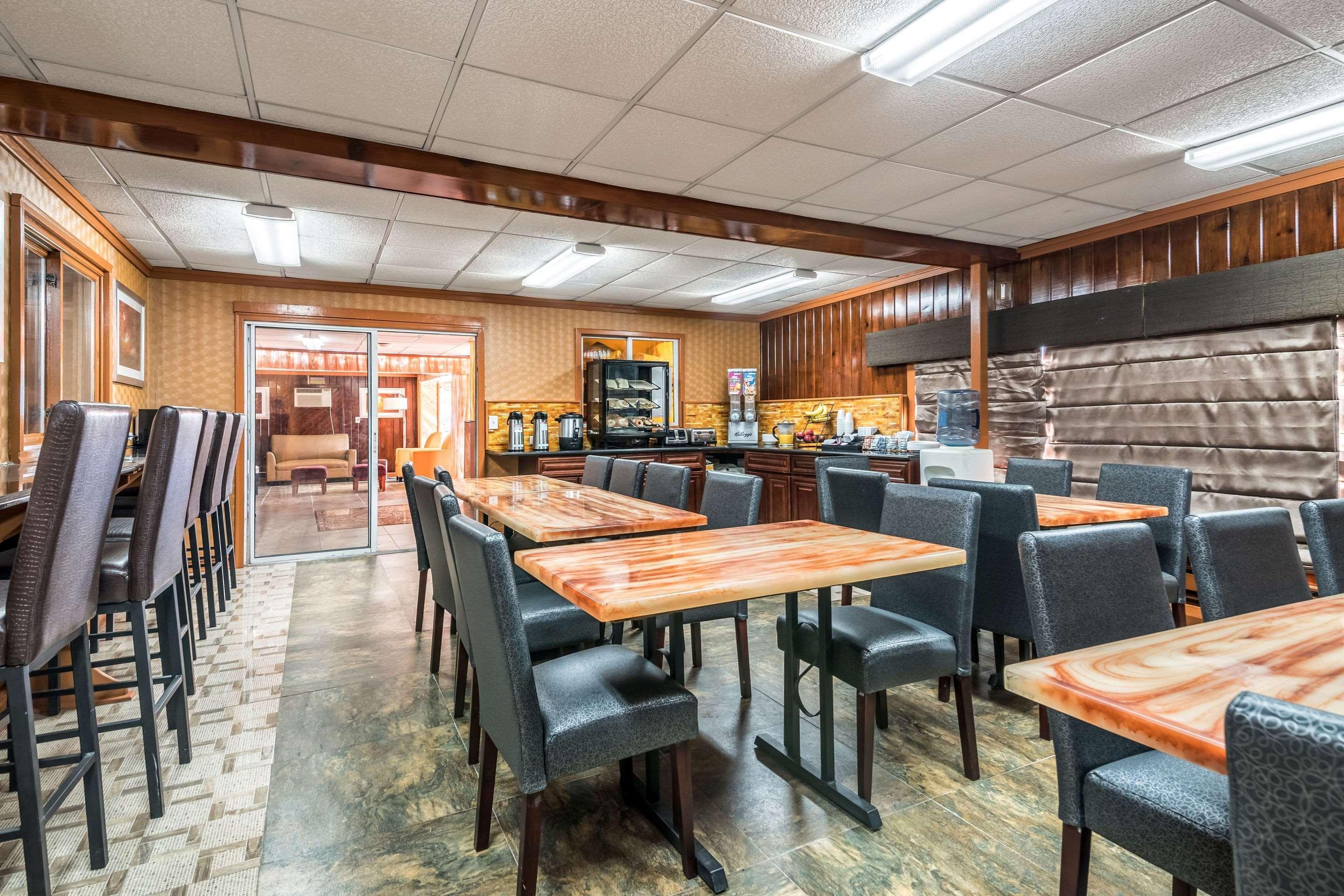 Econo Lodge Rutland City Near Hwy 7 Exteriör bild