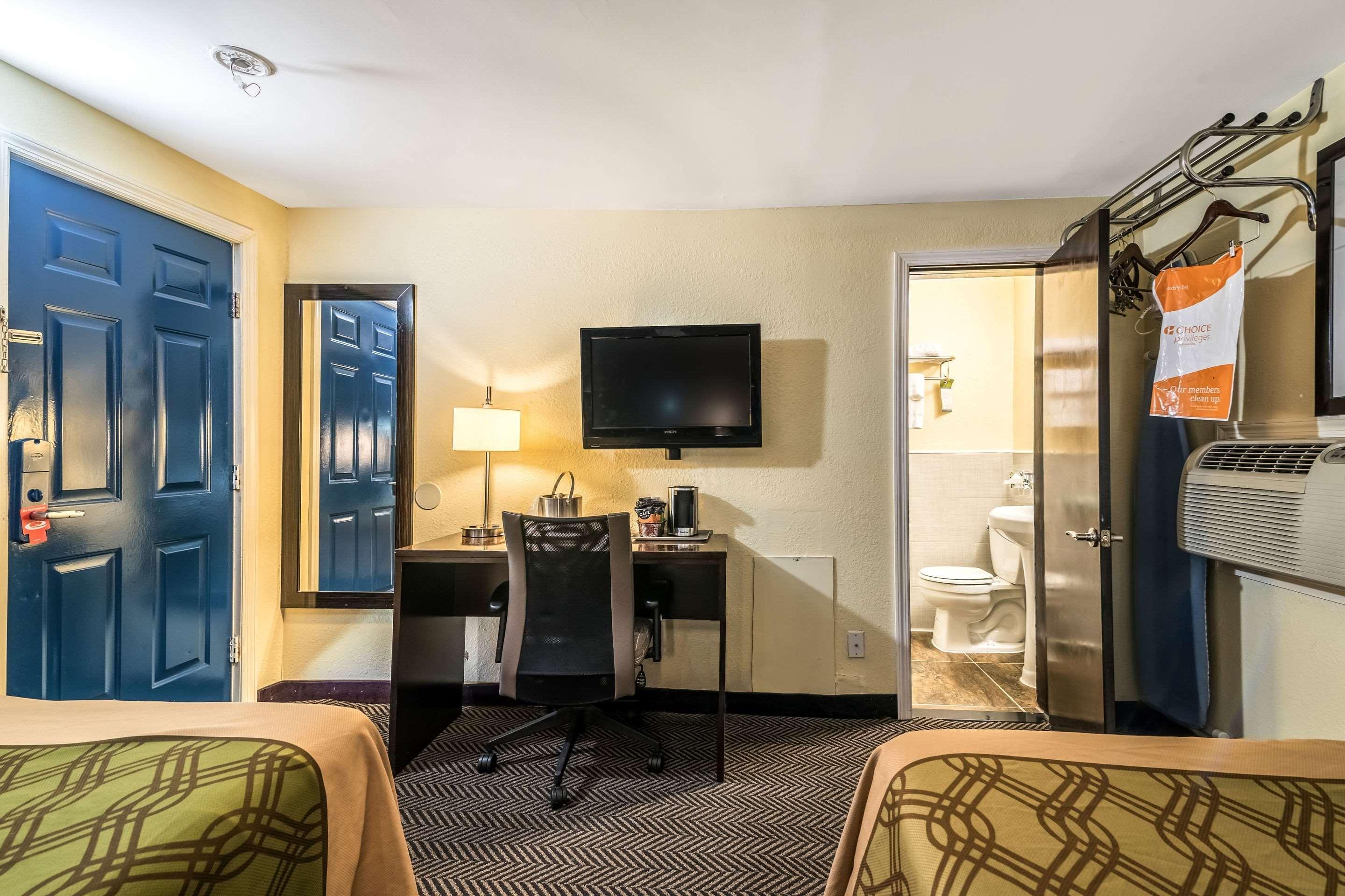 Econo Lodge Rutland City Near Hwy 7 Exteriör bild